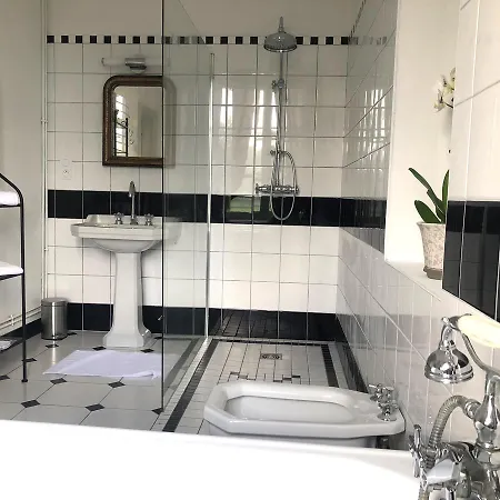 Castel Saint-leonard Bed and Breakfast 3*